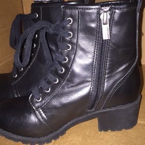 Girls Nine West black booties